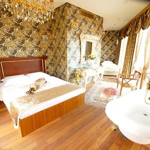 Camera con letto king size